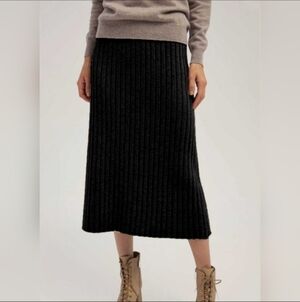 NWT Gentle Herb 100% Yak Wool Ribbed Knit Midi Skirt In Black Sz. L